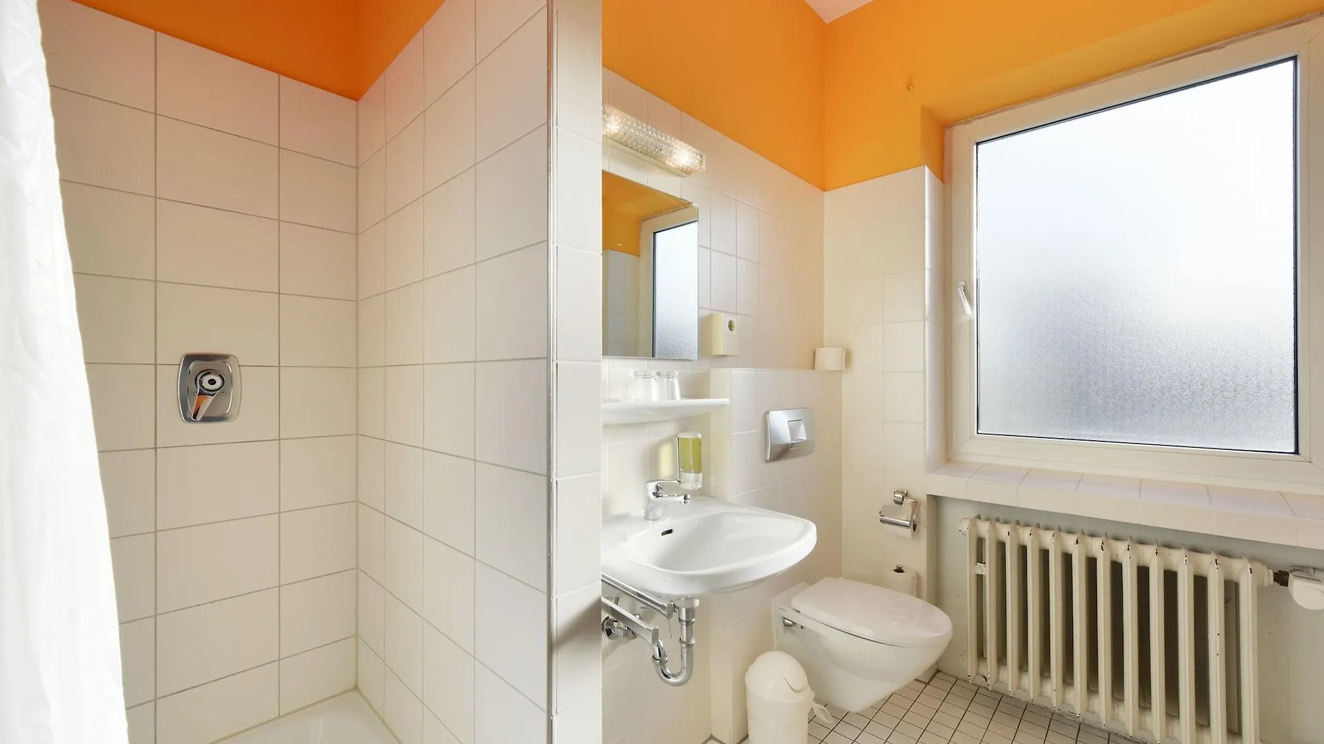 Bed'Nbudget Expo-Hostel Rooms Hanóver Hostal