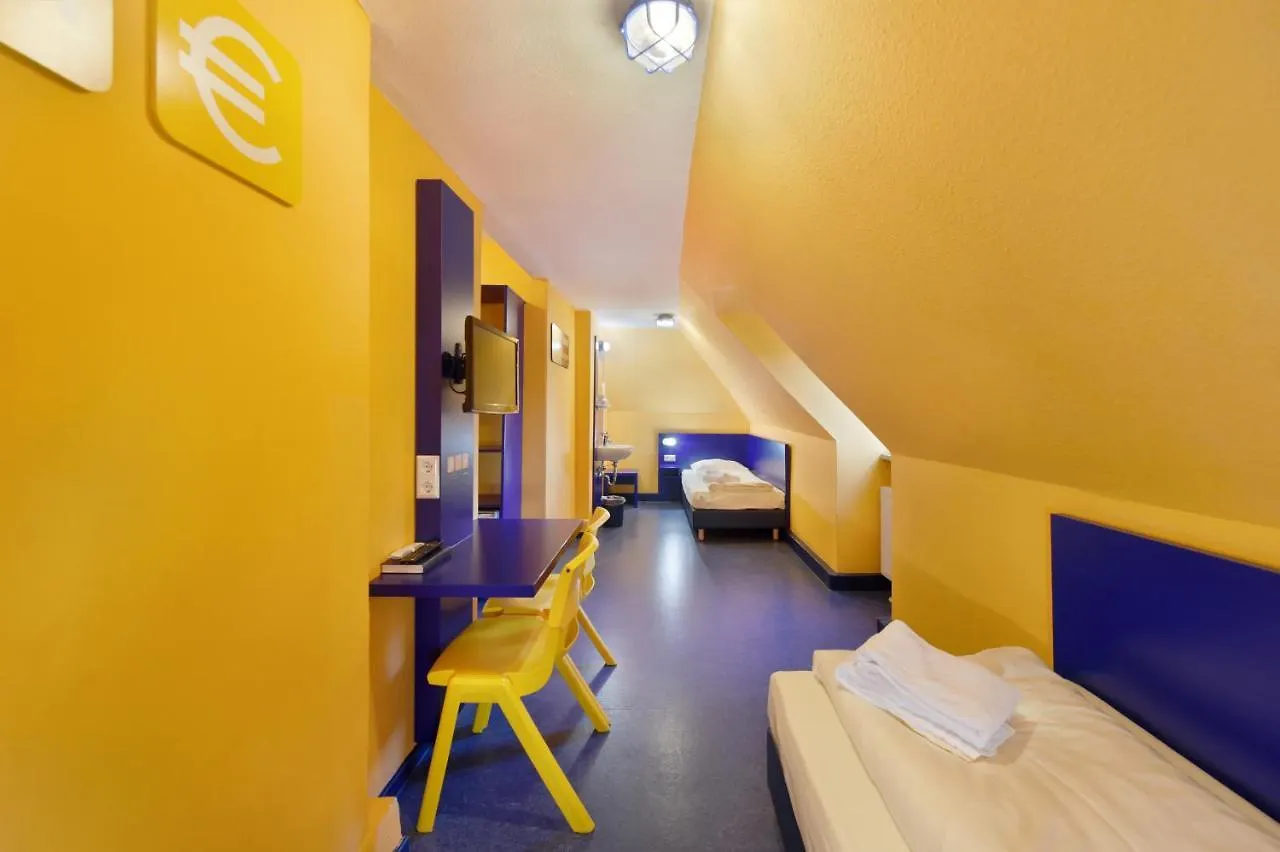 Bed\'Nbudget Expo-Hostel Rooms contacts